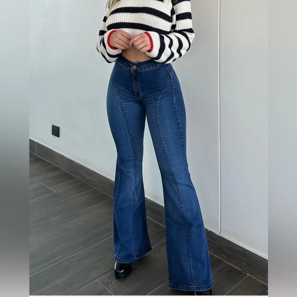 Line Flare Jeans - Picture 3 of 3